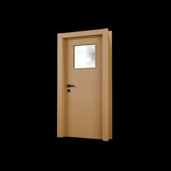 Porta com acabamento freijó com visor de vidro e maçaneta preta. 